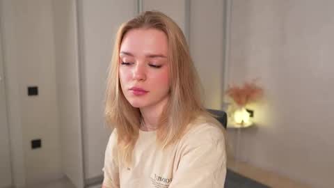 EMILY online show from November 2025 05:55:02 PM