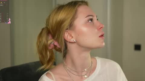 EMILY online show from November 2025 02:49:02 PM