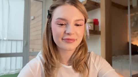 Im Emi streaming with my friend Reyna today online show from April 2026 03:49:02 PM