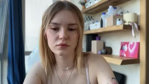 Im Emi streaming with my friend Reyna today online show from June 2026 11:27:02 AM