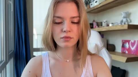 Snapshot of cyberl0ve_ chatting on June 2026 12:25:01 PM Im Emi streaming with my friend Reyna today online show from June 2026 12:25:01 PM
