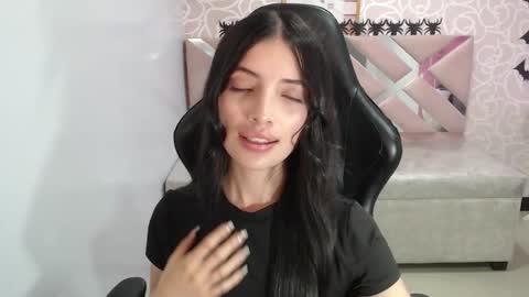 CINTIA ARAUJO online show from October 2025 03:50:02 AM