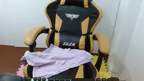 czarina69 online show from October 2025 07:03:01 PM