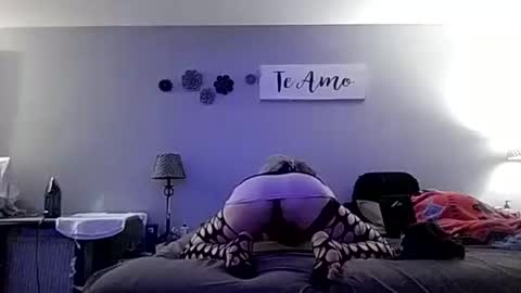 Snapshot of d1ckh3rd0wnr18 chatting on October 2025 11:19:01 AM IMA PUT IT ON YA SHOULDER SO U CAN THINK ABOUT IT online show from October 2025 11:19:01 AM