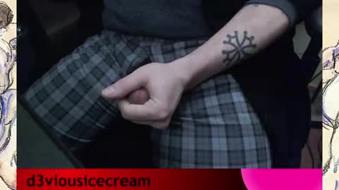 Snapshot of d3viousicecream chatting on February 2025 06:29:02 AM deviousicecream online show from February 2025 06:29:02 AM