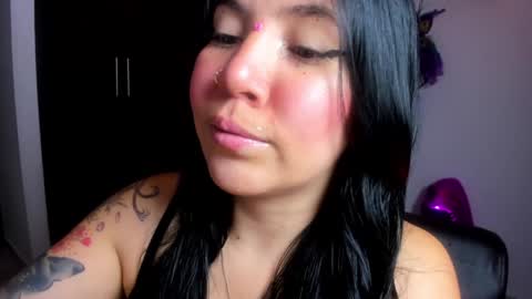 Ailyn  online show from January 2025 11:04:01 PM