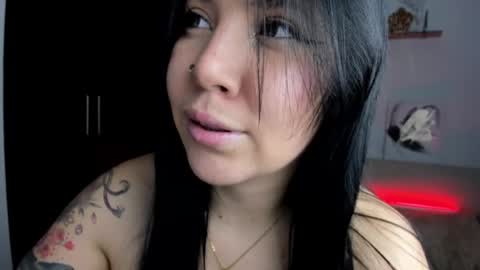 Ailyn  online show from October 2025 04:48:02 AM