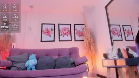 Snapshot of daaniela_moon chatting on October 2025 12:01:02 PM Daniela online show from October 2025 12:01:02 PM