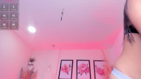 Snapshot of daaniela_moon chatting on November 2025 12:05:02 PM Daniela online show from November 2025 12:05:02 PM