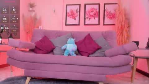 Snapshot of daaniela_moon chatting on November 2025 12:04:02 PM Daniela online show from November 2025 12:04:02 PM