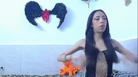 Snapshot of dabria_luxe chatting on June 2026 10:33:01 PM dabria_luxe online show from June 2026 10:33:01 PM
