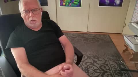 Snapshot of dadbate23 chatting on June 2026 01:28:02 AM dadbate23 online show from June 2026 01:28:02 AM