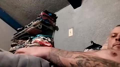 daddymike008 online show from December 2025 06:26:02 PM