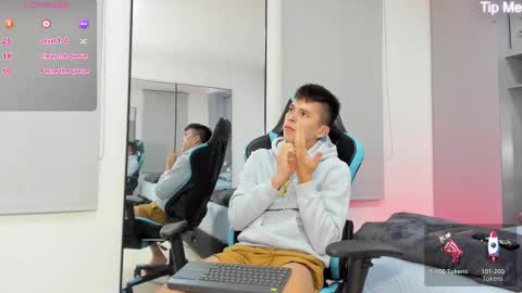 Snapshot of daddyrich4u chatting on September 2025 12:21:01 AM daddyrich4u online show from September 2025 12:21:01 AM