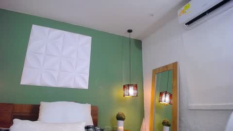 Valen online show from January 2025 05:07:02 PM