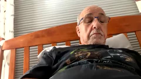 daddyweis online show from October 2025 03:40:01 AM