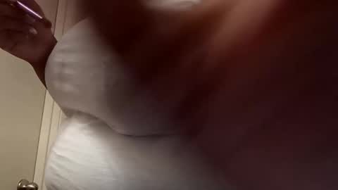 Snapshot of dadeesqtpieluvsu chatting on January 2026 08:33:01 PM DadeesQTPie online show from January 2026 08:33:01 PM