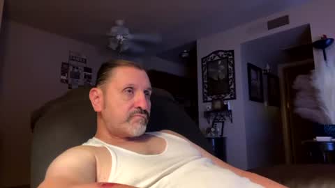 Snapshot of dadluvstwinks chatting on July 2026 05:24:01 AM dadluvstwinks online show from July 2026 05:24:01 AM
