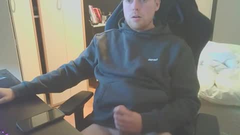 Snapshot of dae5 chatting on October 2025 08:15:02 AM Dae5 online show from October 2025 08:15:02 AM