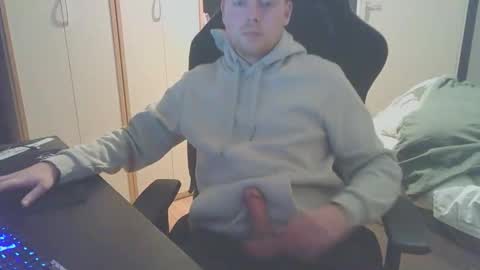 Snapshot of dae5 chatting on December 2025 06:49:02 PM Dae5 online show from December 2025 06:49:02 PM