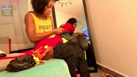 daffnelewis online show from December 2025 11:17:01 AM