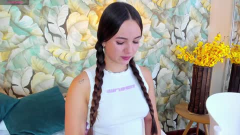 Dafne  online show from January 2025 08:04:01 PM