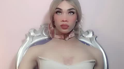 Snapshot of dafnne_dirty chatting on February 2025 03:21:02 AM dafnne_dirty online show from February 2025 03:21:02 AM