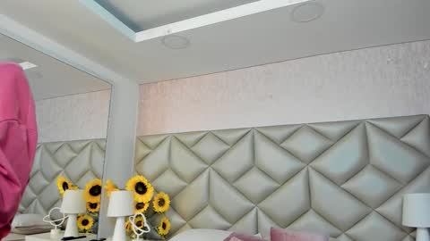 Dafnne online show from December 2025 04:07:01 AM