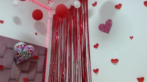 Snapshot of dafnnee_ross chatting on February 2025 12:14:02 PM DAFNNE online show from February 2025 12:14:02 PM