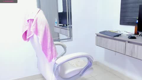 Snapshot of dahian_carter chatting on September 2025 12:05:01 PM Dahian  online show from September 2025 12:05:01 PM