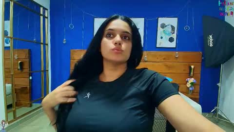  Dahiana  online show from November 2025 08:08:01 PM