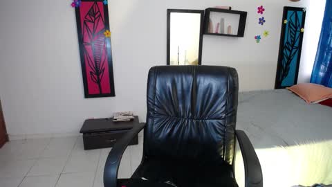 Dahiana online show from February 2025 09:25:02 PM