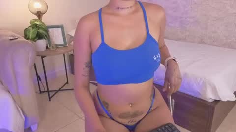 Dahiann Walcott online show from April 2026 07:04:02 PM