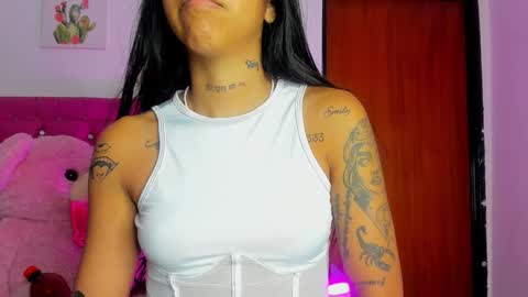 Snapshot of dahiangomezz chatting on December 2025 08:45:01 AM online show from December 2025 08:45:01 AM