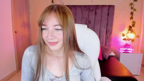 Snapshot of dahlia_rousse chatting on September 2025 01:33:01 PM Dahlia online show from September 2025 01:33:01 PM