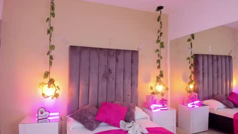 Snapshot of dahlia_rousse chatting on September 2025 08:01:01 PM Dahlia online show from September 2025 08:01:01 PM