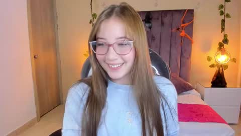 Snapshot of dahlia_rousse chatting on October 2025 09:37:02 PM Dahlia online show from October 2025 09:37:02 PM