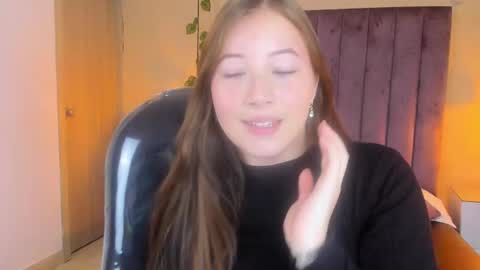 Snapshot of dahlia_rousse chatting on November 2025 06:13:01 PM Dahlia online show from November 2025 06:13:01 PM