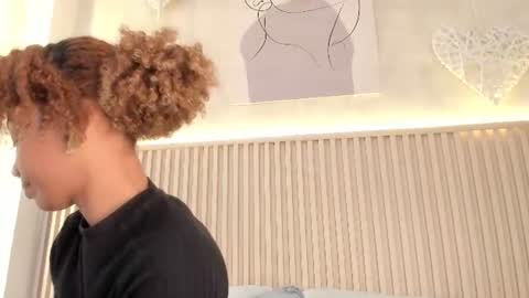 Snapshot of daiana_curly chatting on July 2026 10:33:01 PM Daiana online show from July 2026 10:33:01 PM