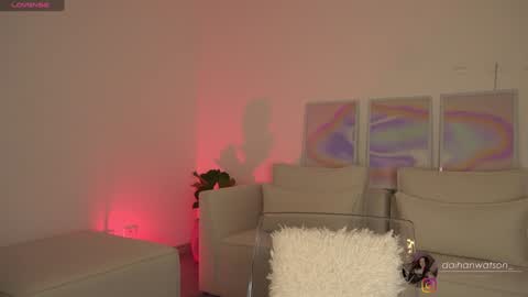 Snapshot of daihanwatson_ chatting on February 2025 02:22:02 AM Dai independent online show from February 2025 02:22:02 AM