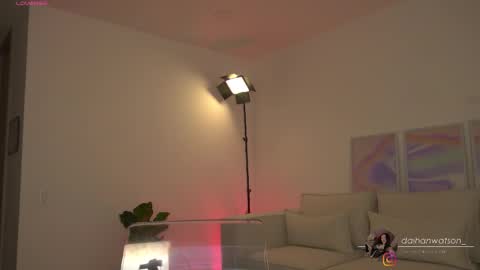 Snapshot of daihanwatson_ chatting on March 2025 04:13:01 AM Dai independent online show from March 2025 04:13:01 AM