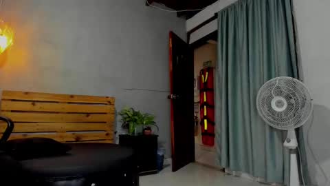 Snapshot of daiisy_kiss chatting on October 2025 02:31:01 AM daiisy_kiss online show from October 2025 02:31:01 AM