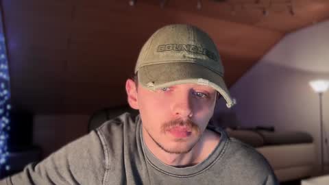 Snapshot of daimon_hall chatting on January 2025 03:20:01 AM Daimon online show from January 2025 03:20:01 AM