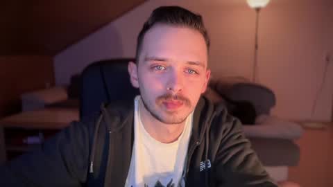 Snapshot of daimon_hall chatting on February 2025 01:15:01 AM Daimon online show from February 2025 01:15:01 AM