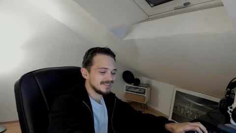 Snapshot of daimon_hall chatting on October 2025 11:15:02 PM Daimon online show from October 2025 11:15:02 PM