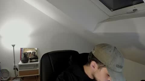 Snapshot of daimon_hall chatting on October 2025 01:20:02 AM Daimon online show from October 2025 01:20:02 AM