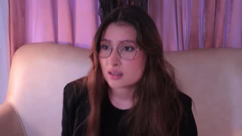 Lauren            online show from October 2025 06:29:02 PM