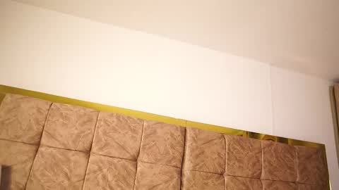 Lauren            online show from March 2026 07:15:01 AM