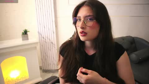 Lauren            online show from April 2026 01:01:02 PM