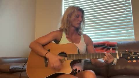 Daisy137 online show from October 2025 03:18:02 PM